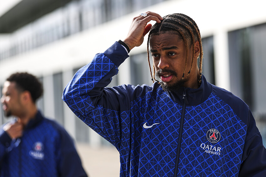 Bradley Barcola avec le PSG lors d’une séance d’entraînement au Campus PSG.