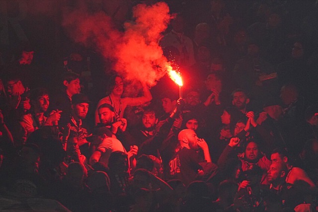 Ferveur des supporters du PSG au Parc des Princes.